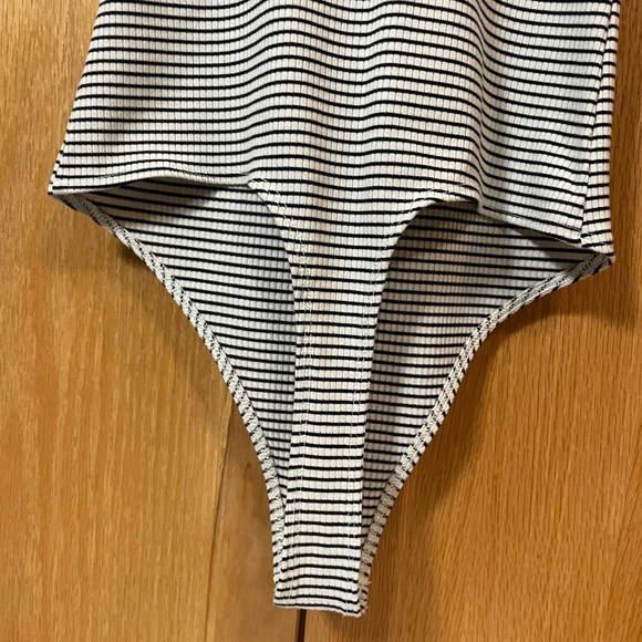 AE Scoop Neck Bodysuit Stripes Ribbed Washed Black/Cream XS - Picture 7 of 10